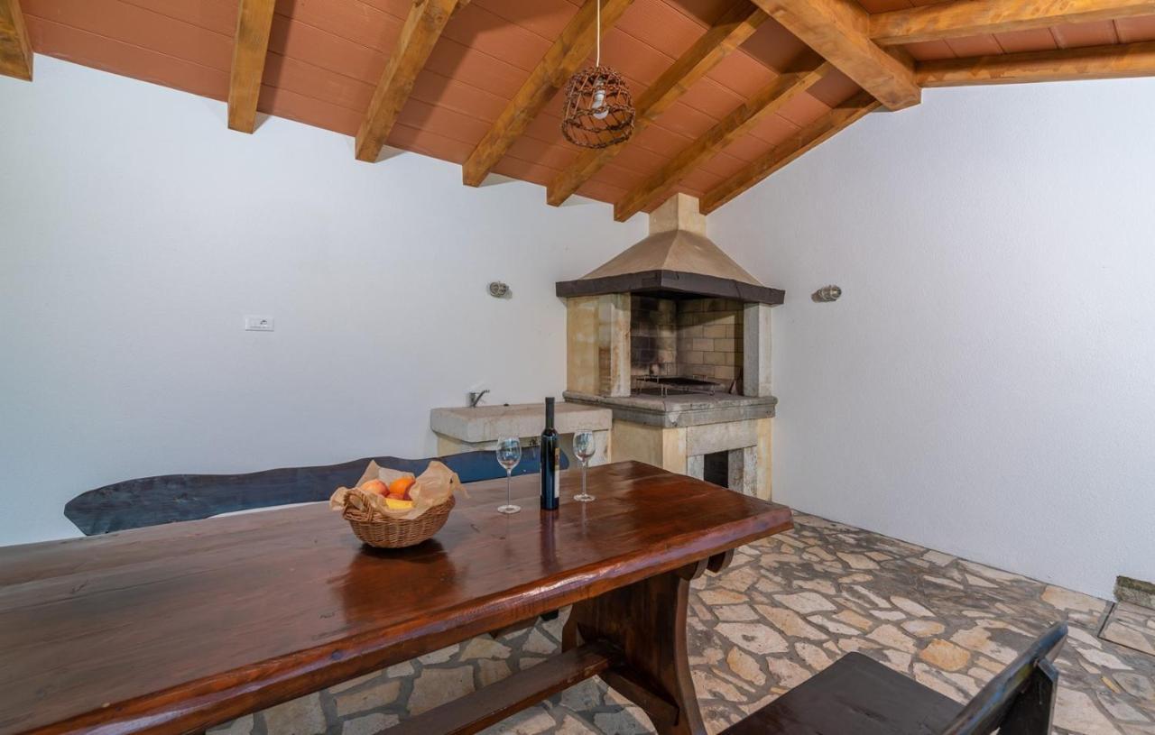 Spacious Four-Bedroom Villa Marija Klostar Экстерьер фото