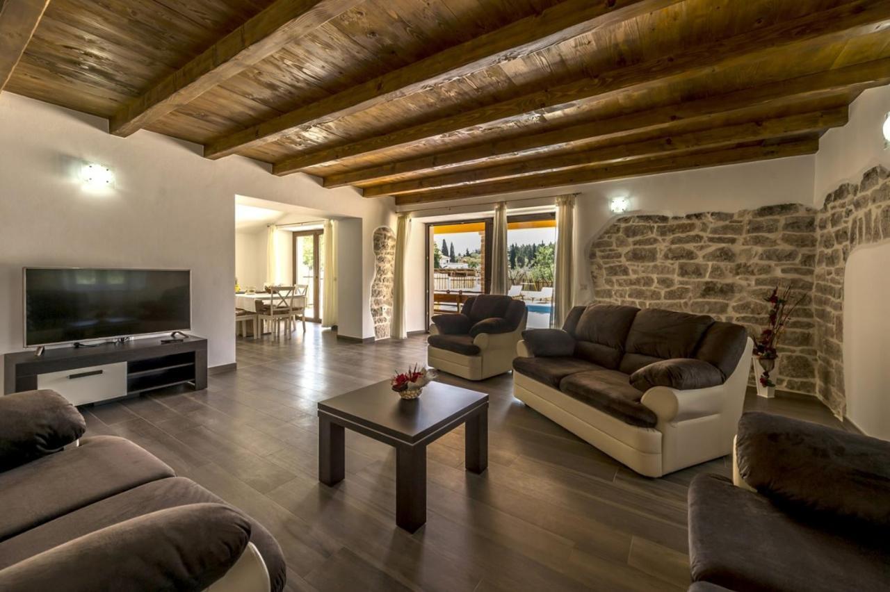 Spacious Four-Bedroom Villa Marija Klostar Экстерьер фото