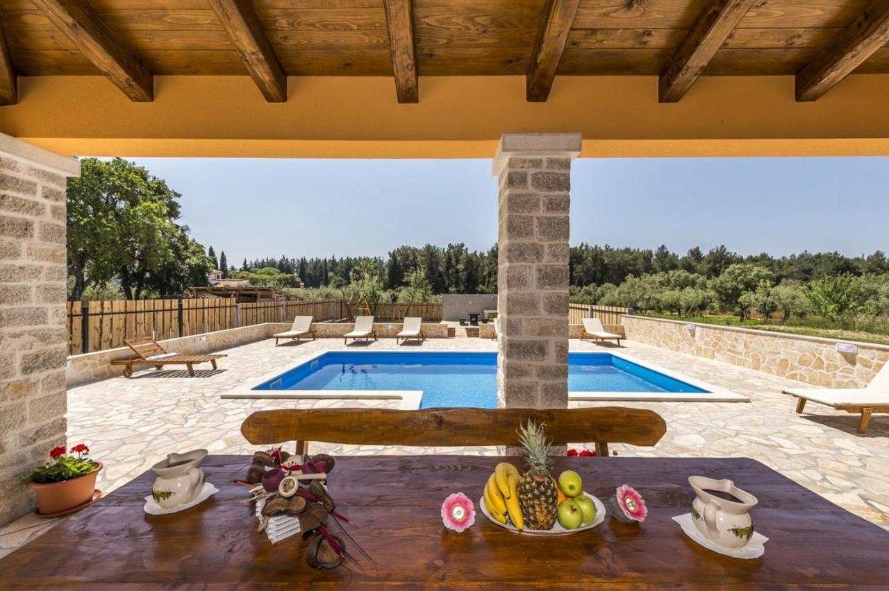 Spacious Four-Bedroom Villa Marija Klostar Экстерьер фото
